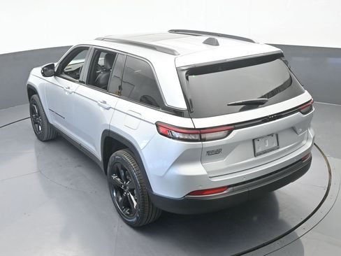 New 2026 Jeep Grand Cherokee Limited w/ Limited Altitude Package RWD image 44