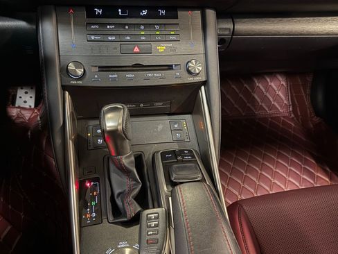 Used 2019 Lexus IS 300 AWD image 40