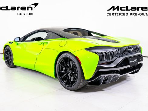 Used 2024 McLaren Artura image 3