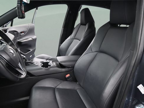 Used 2022 Toyota Venza XLE AWD/4WD image 22