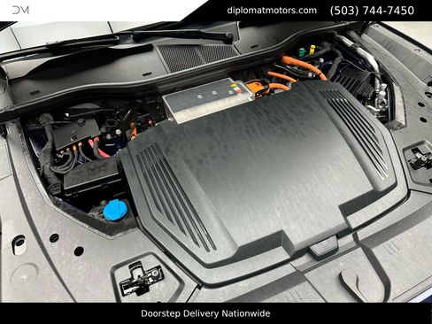 Used 2022 Audi e-tron Premium Plus w/ Premium Plus Package image 43