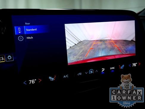 Used 2025 Chevrolet Traverse LT FWD image 25