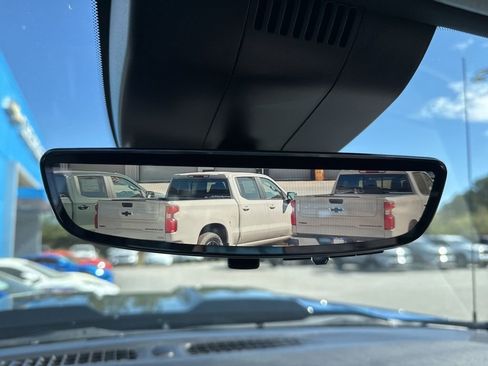 Used 2023 Chevrolet Silverado 1500 ZR2 w/ Technology Package image 22