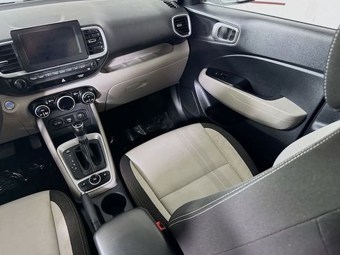 Used 2020 Hyundai Venue SEL w/ Convenience + Premium Package FWD image 26