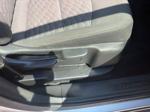 Used 2019 Chevrolet Equinox LT w/ Driver Convenience Package FWD image 41
