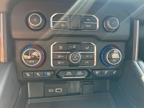 Used 2024 Chevrolet Tahoe High Country image 9