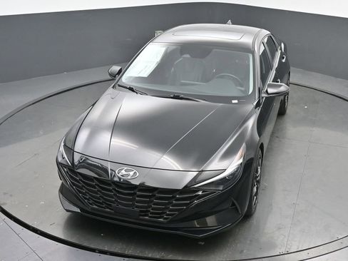 Used 2023 Hyundai Elantra Limited image 38