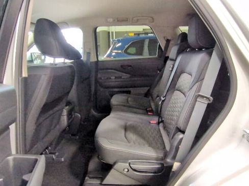 Used 2024 Nissan Pathfinder SV AWD/4WD image 14