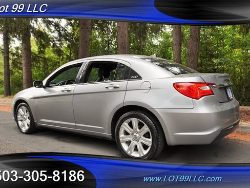 Used 2013 Chrysler 200 LX FWD image 10