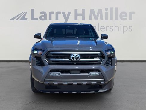 Certified 2025 Toyota Tacoma SR5 image 8