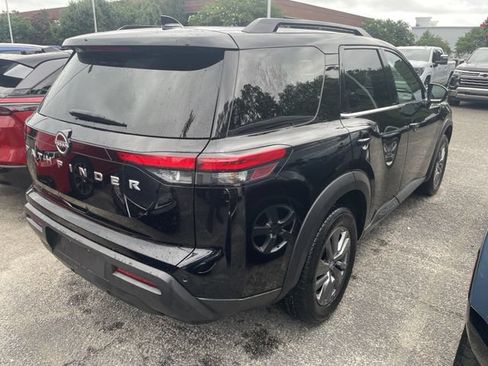 Used 2025 Nissan Pathfinder SV FWD image 4