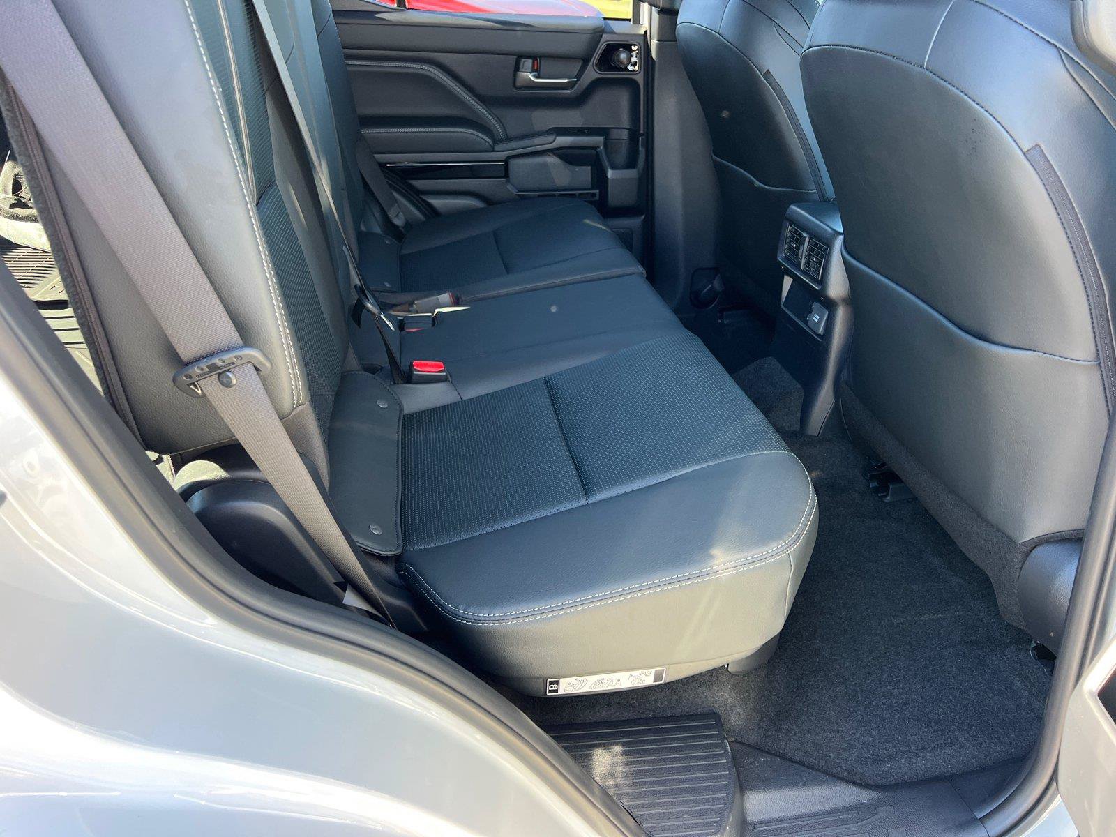 Used 2026 Toyota 4Runner Limited AWD/4WD image 15