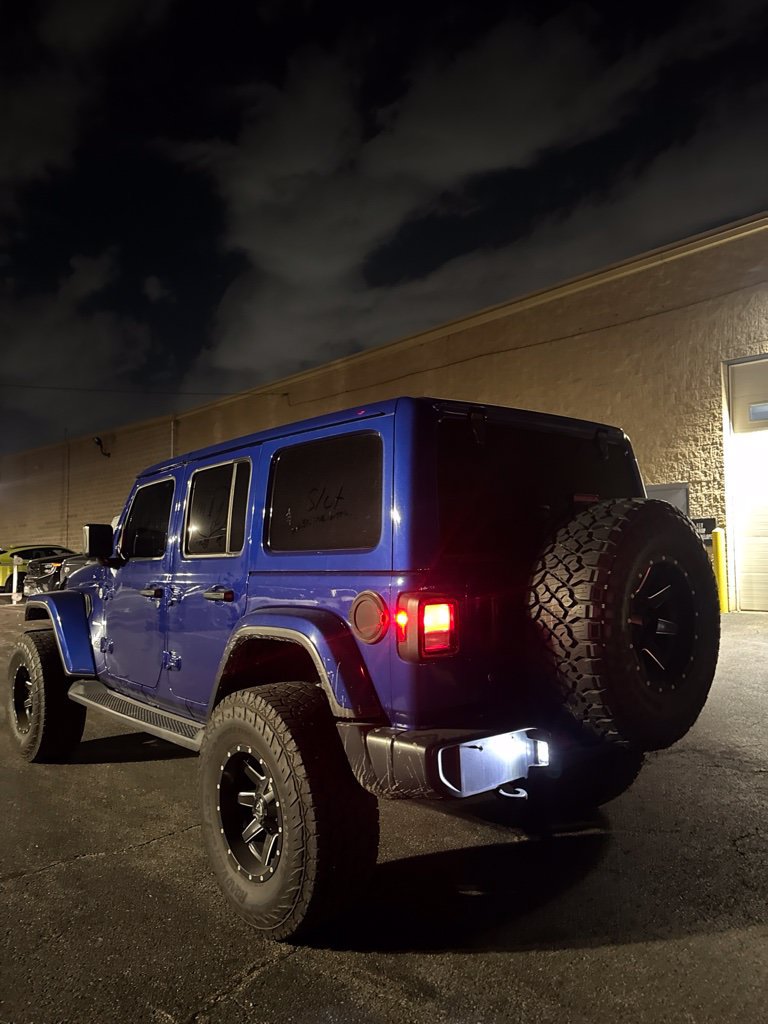 Used 2019 Jeep Wrangler Unlimited Sahara AWD/4WD image 6