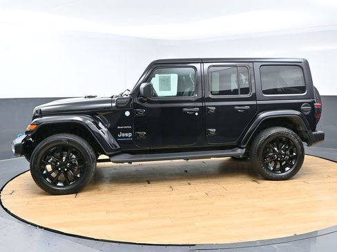 Used 2023 Jeep Wrangler Unlimited Sahara w/ Cold Weather Group AWD/4WD image 6