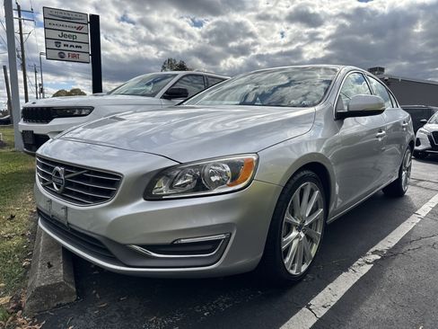 Used 2017 Volvo S60 T5 Inscription w/ Convenience Package image 3