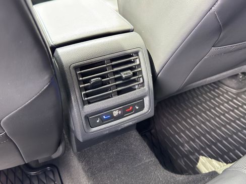 Used 2024 Volkswagen Golf R AWD/4WD image 30