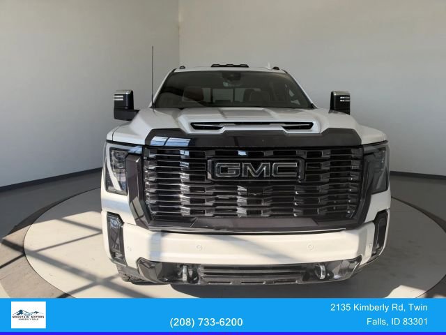 Used 2024 GMC Sierra 3500 Denali Ultimate AWD/4WD image 2
