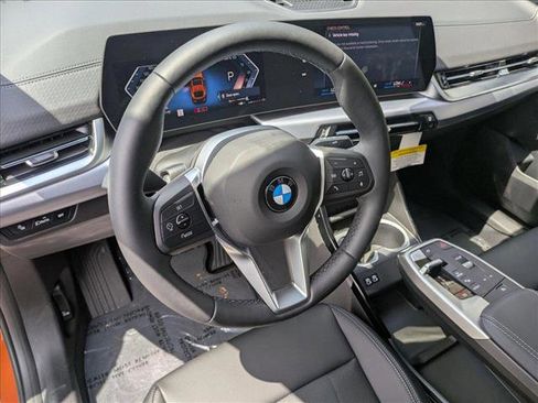 Used 2025 BMW X2 xDrive28i w/ Convenience Package image 3