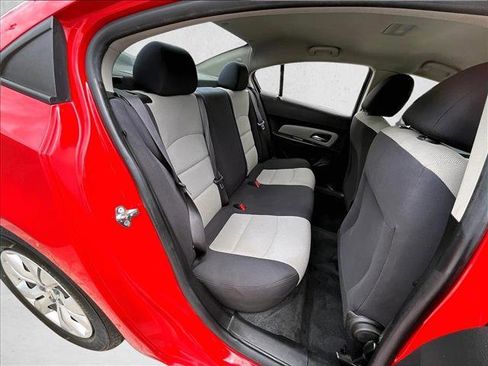 Used 2015 Chevrolet Cruze LS image 28