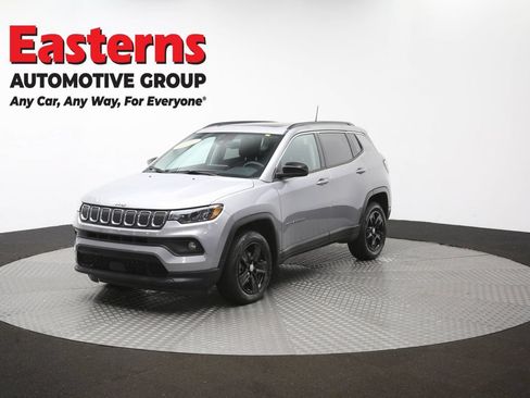 Used 2022 Jeep Compass Latitude w/ Sun and Sound Group AWD/4WD image 57