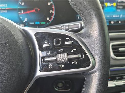 Used 2022 Mercedes-Benz GLS 450 4MATIC image 11