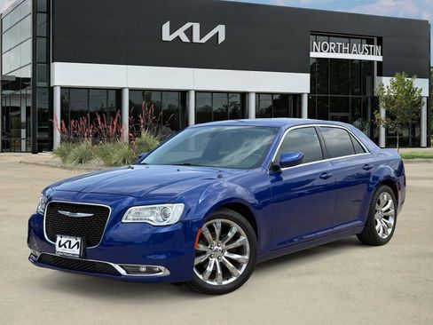 Used 2020 Chrysler 300 Touring L w/ Quick Order Package 2EF RWD image 1