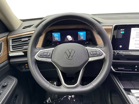 Used 2024 Volkswagen Atlas SE w/ Panoramic Sunroof Package FWD image 59