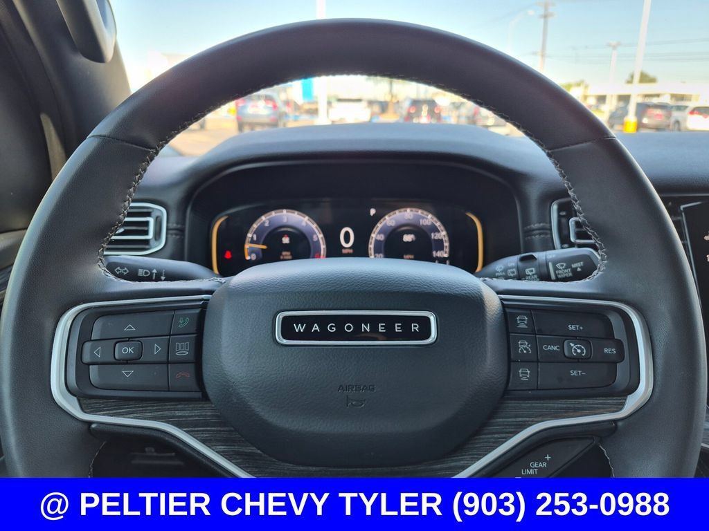 Used 2022 Jeep Wagoneer Series II RWD image 21