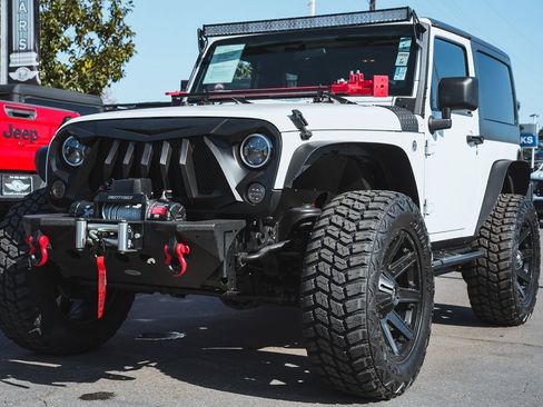 Used 2012 Jeep Wrangler Sahara image 12