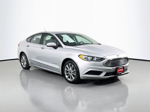 Used 2017 Ford Fusion SE FWD image 7