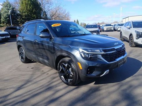 Certified 2025 Kia Seltos S image 1