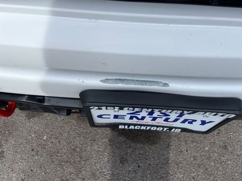 Used 2024 GMC Sierra 1500 AT4 image 2