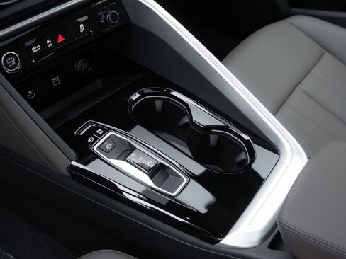 New 2025 Audi Q5 Premium image 18