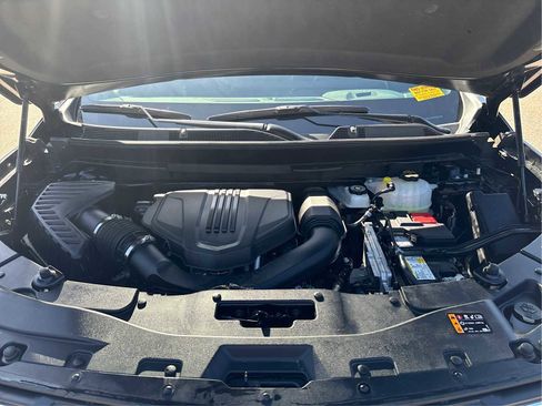 Used 2025 Chevrolet Traverse LT w/ Sun and Wheel Package image 24