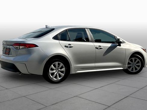 Used 2026 Toyota Corolla LE FWD image 13