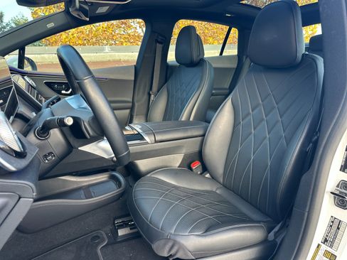 Used 2023 Mercedes-Benz EQE 500 4MATIC Sedan image 5