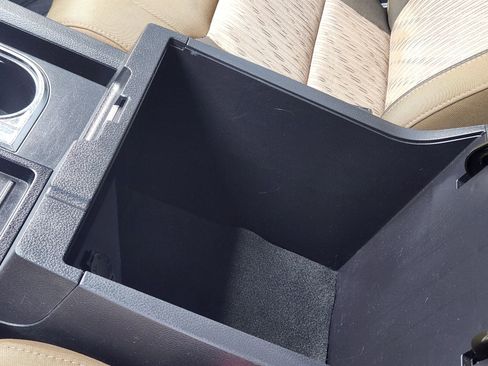 Used 2015 Toyota Tundra SR5 w/ SR5 Upgrade Package image 22