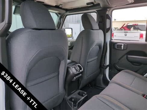 New 2025 Jeep Gladiator Sport image 18