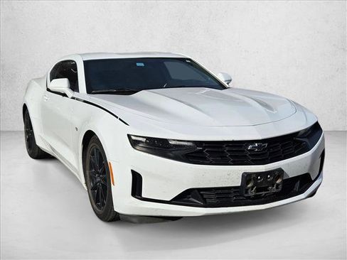 Used 2020 Chevrolet Camaro LT image 3