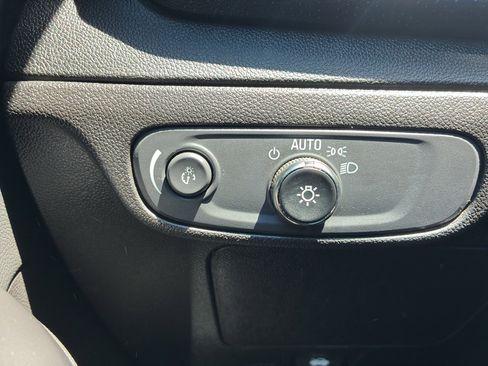 Used 2023 Chevrolet Bolt EUV Premier w/ Sun & Sound Package FWD image 23