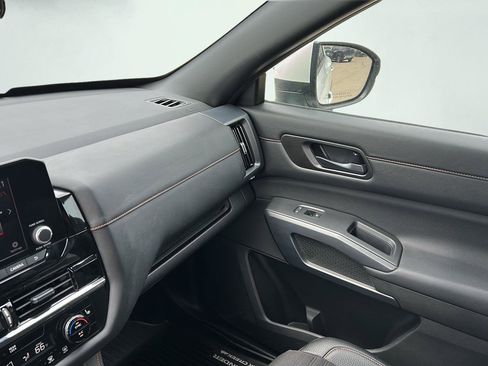 Used 2025 Nissan Pathfinder Rock Creek AWD/4WD image 18
