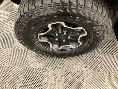 Used 2020 Jeep Gladiator Rubicon image 12