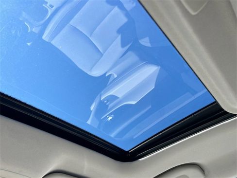 Certified 2022 Nissan Rogue Sport SL w/ Premium Package image 25