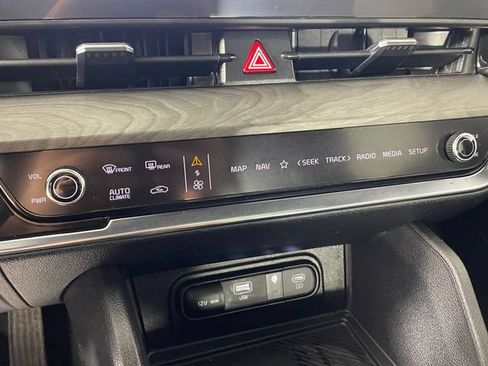 Certified 2025 Kia Sportage X-Line w/ Premium Package AWD/4WD image 10