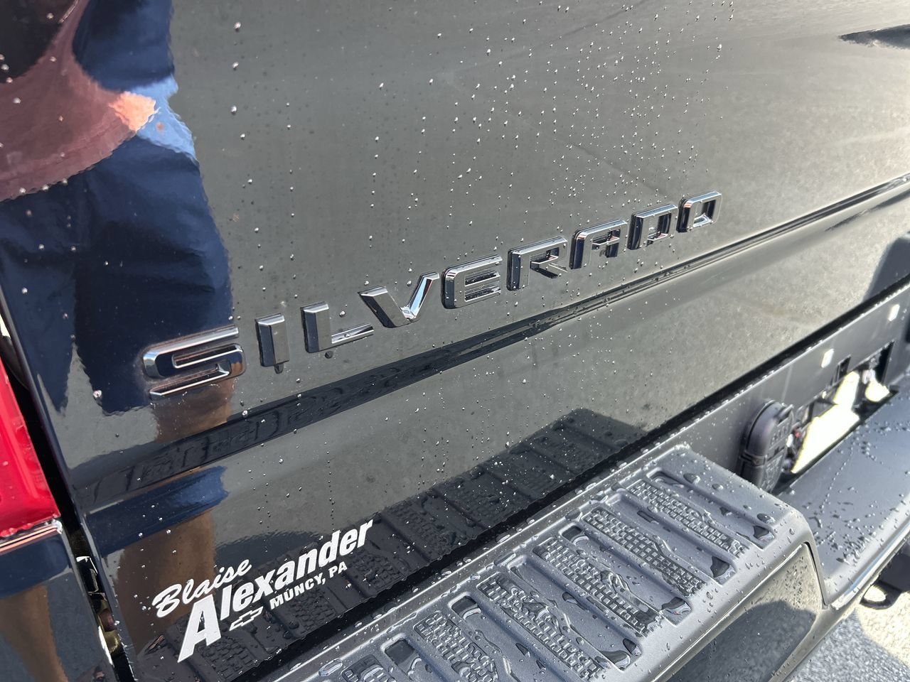 Used 2023 Chevrolet Silverado 1500 RST AWD/4WD image 10