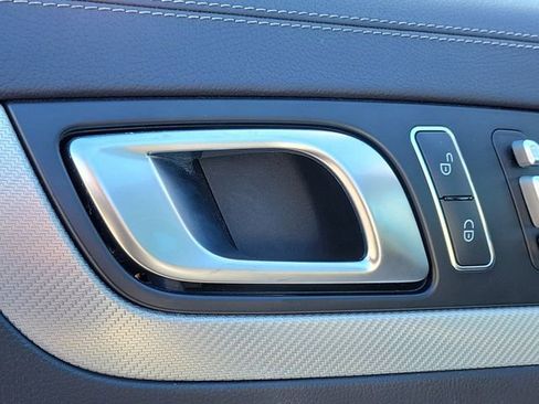 Used 2017 Mercedes-Benz SL 550 w/ Driver Assistance Package image 12