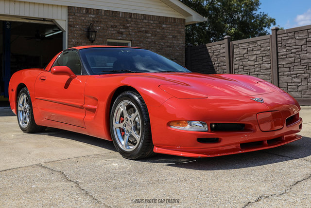 Used 2003 Chevrolet Corvette Coupe w/ Preferred Equipment Group RWD image 19