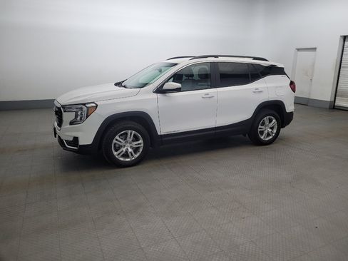Used 2023 GMC Terrain SLE w/ Driver Convenience Package AWD/4WD image 2