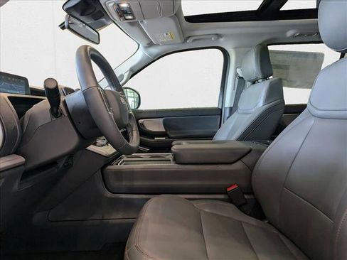 New 2025 Ford Expedition Active image 3