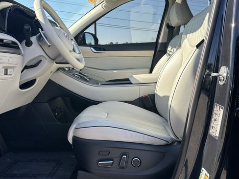 Used 2023 Hyundai Palisade Limited FWD image 9